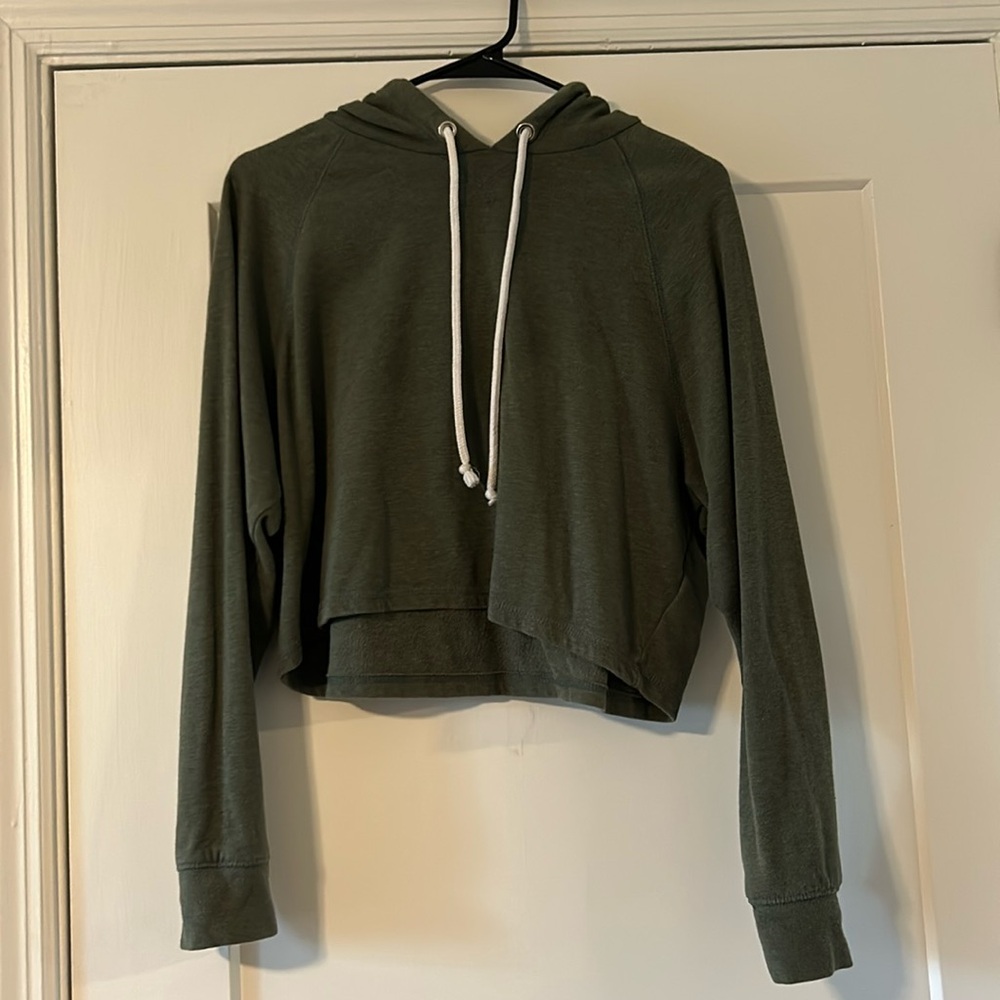 green cropped sweatshirt